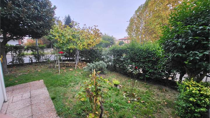 Trilocale con giardino privato