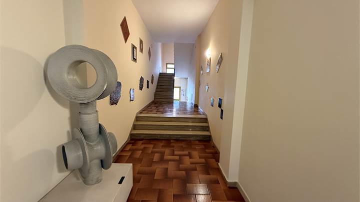 Appartamento al 1° piano con 3 balconi