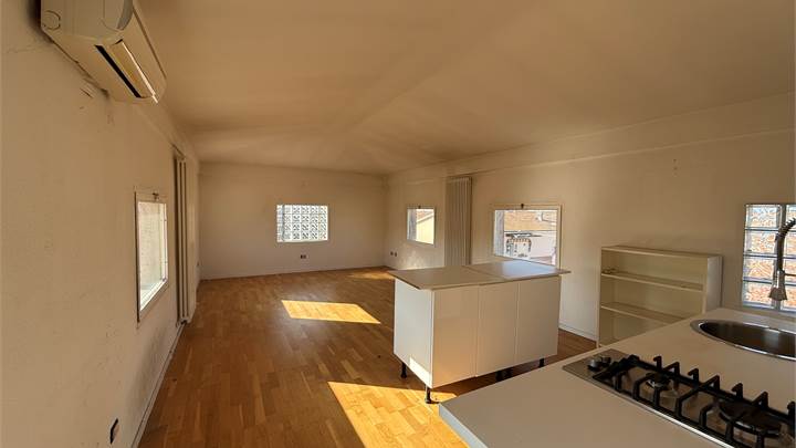 Mansarda con torretta parzialmente ristrutturata