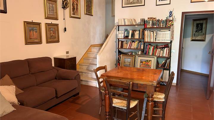 Villa a schiera su 2 livelli con giardino privato