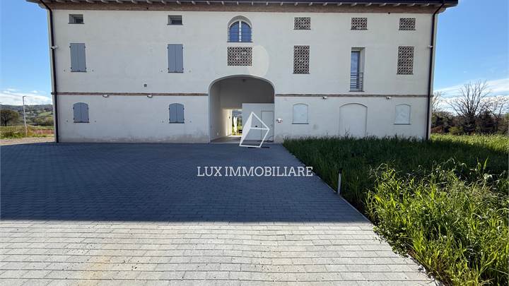 Villa plurifamiliare con finiture di lusso a Casalgrande