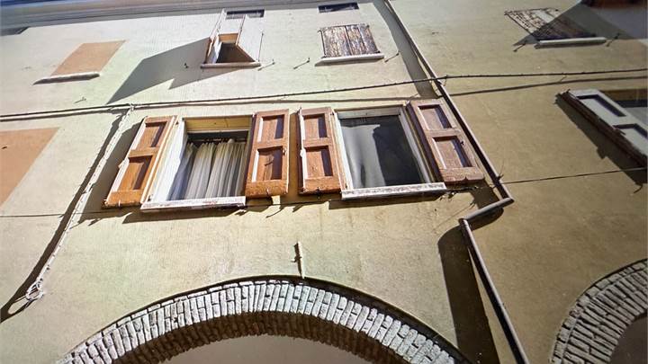 Appartamento a reddito in centro a vignola 