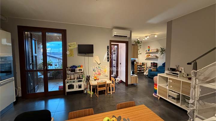 Duplex con finiture di pregio e garage doppio