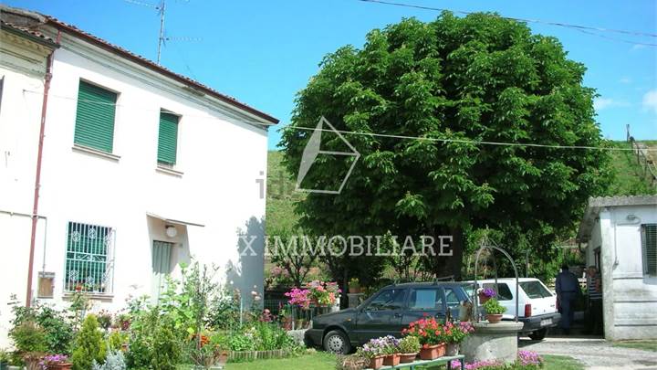Villa a schiera di testa con giardino privato